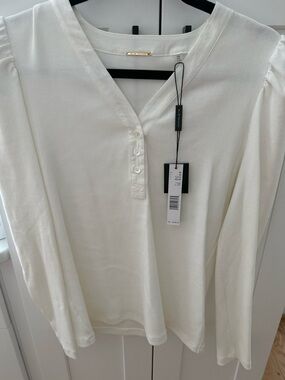 Elie Tahari long-sleeve V-neck henley blouse w/ribbed texture, NWT, sz M